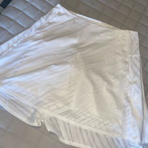 NWOT• Nike Women’s Golf Skort